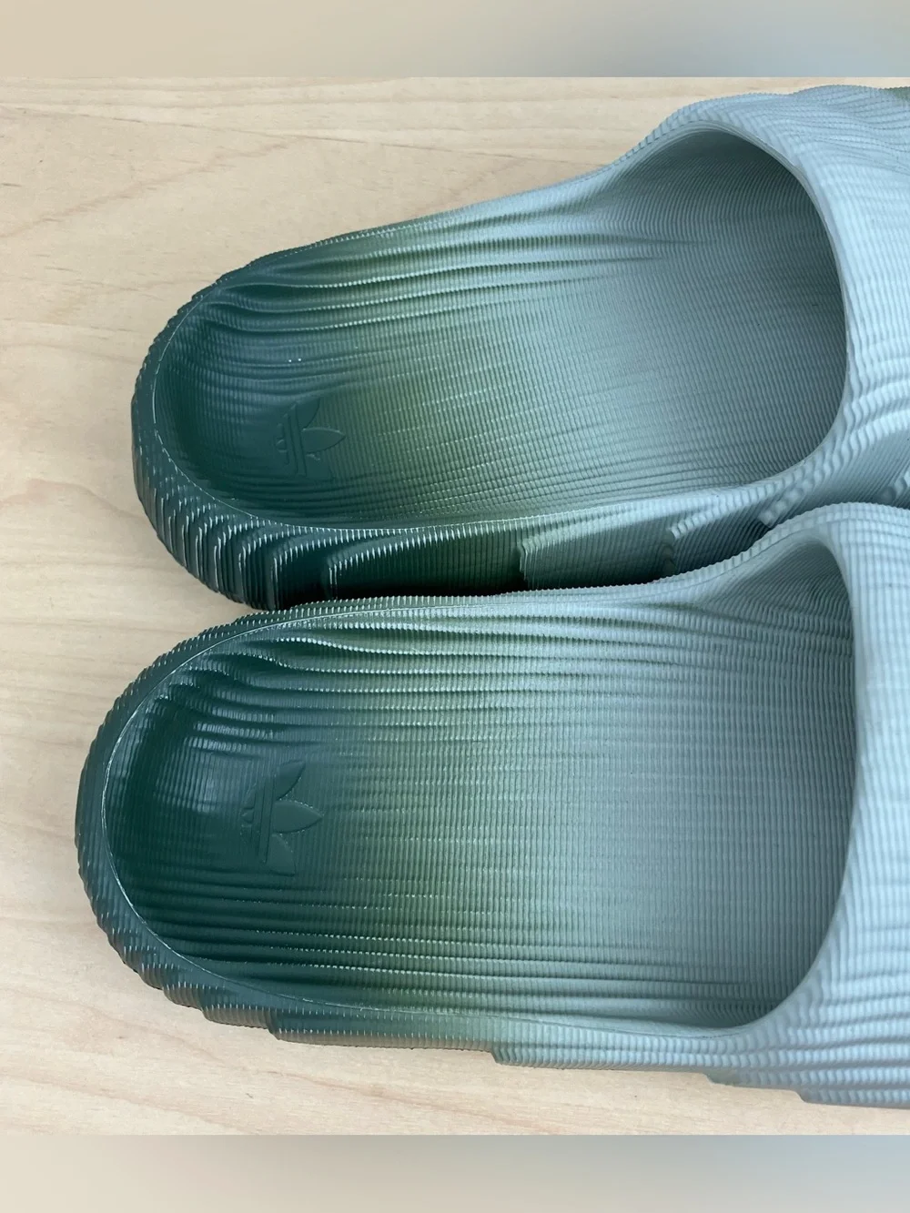Adidas Men’s Size 7.0 (UK7) Adilette 22 Green Slide Sandals Slip On Flip Flops